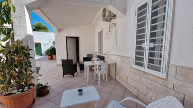 Appartamento in villa, pochi passi dal mare