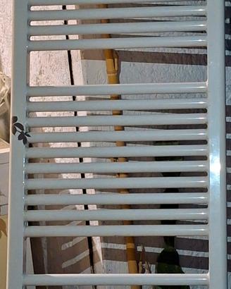 Termoarredo scaldasalviette per bagno usato