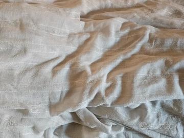 2 grandi tende bianche