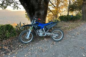 Yamaha yz 250 2tempi 2004 CON MODIFICHE