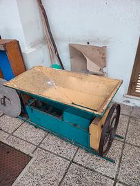 pigiatrice diraspatrice manuale per uva con motore