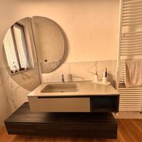 Mobile bagno con lavabo integrato