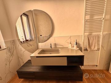 Mobile bagno con lavabo integrato