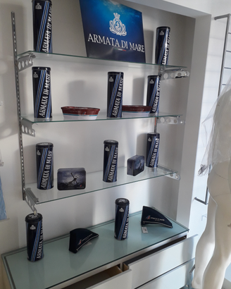 Arredamento componibile per negozio