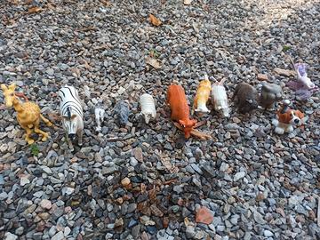 animali in plastica
