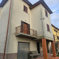 Casa a Montecchio Cortona