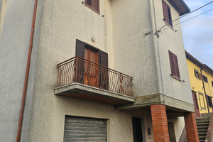 Casa a Montecchio Cortona