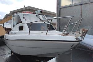 Cabin fish conus 550(SOLO SCAFO) POSSO MOTORIZZARE