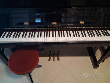 Pianoforte verticale nero