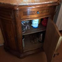 mobile ingresso con piano in marmo rosso veronese