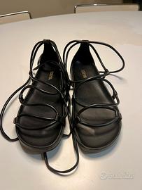 Michael Kors sandali neri flat in ecopelle