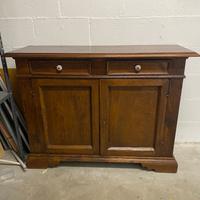 Mobile in legno massello stile classico