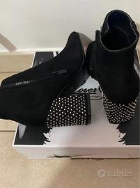 Stivaletto basso con tacco