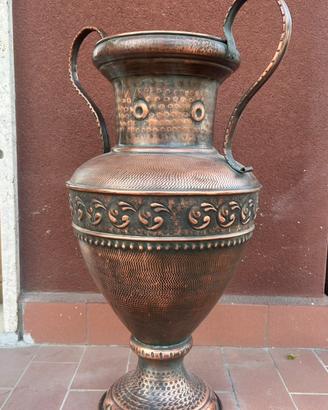 Anfora portaombrelli in rame martellato