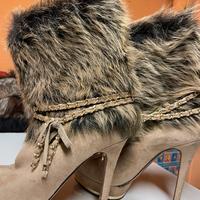 Stivaletto con tacco a spillo