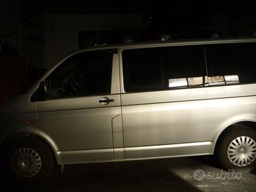 vw t5 autocarro 6 posti camperizzato tutto ok.