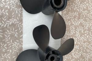 Coppia eliche volvo penta per piede duo prop j6