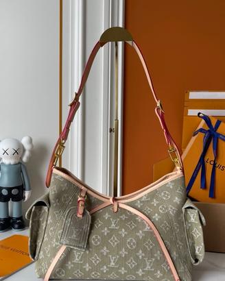 Borsa da donna richiesta dal cliente