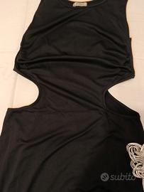 Abito Nero Eiki Italia - Modello Cut-out a Vita - 