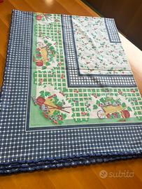 Tovaglia con tovaglioli in stoffa