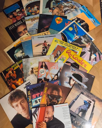 Lotto. 25 Lp musica internazionale 