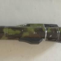 pila e accendino stile militare