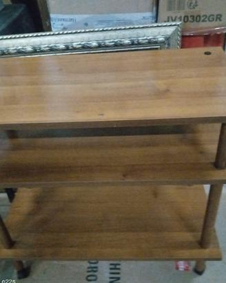 Carrello in legno a tre ripiani 