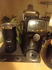 Macchina caffè Lavazza a Modo Mio+cappuccino
