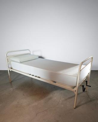 Letto antidecupito a manovella