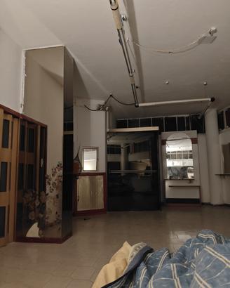 locale commerciale libero per 3 mesi 