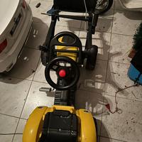 Trattore a pedali per bambini