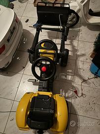 Trattore a pedali per bambini