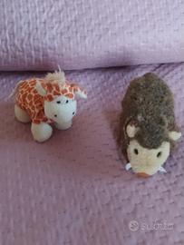 peluche giraffa e castoro 