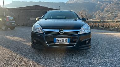 Opel Astra 1.6 16V SW COSMO
