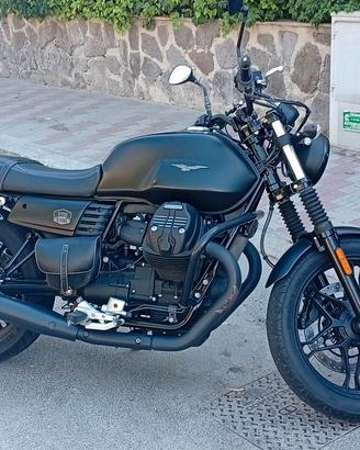 Moto Guzzi V7 III Stone 2020