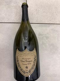 Bottiglia domperignon champagne magnum vuota