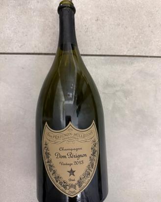Bottiglia domperignon champagne magnum vuota