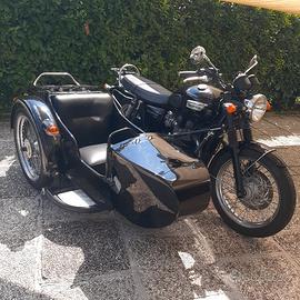 Triumph Bonneville sidecar ev permuta 
