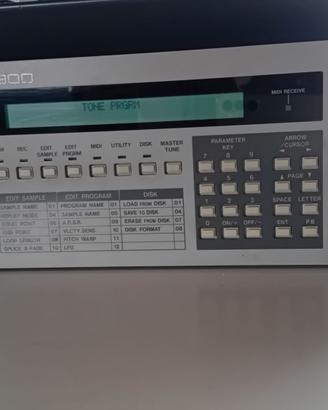 Campionatore Akai S900