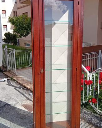 vetrina a colonna 