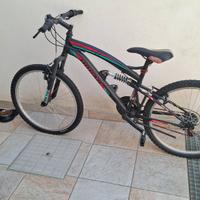 Bicicletta uomo 24 marce nera - usata poco