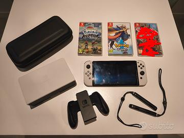 Nintendo Switch OLED + 2 giochi Pokémon 