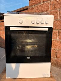 Cucina a gas con forno