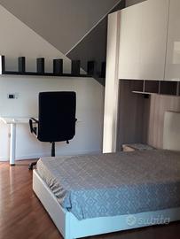 Camera con letto alla francese con bagno privato