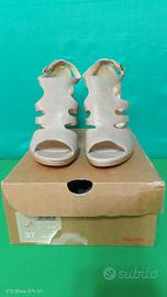 Sandalo Bata colore Cipria