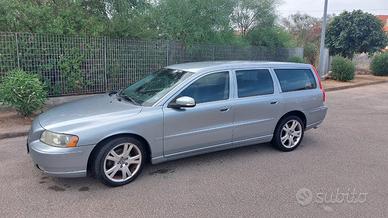 VOLVO V 70 D5