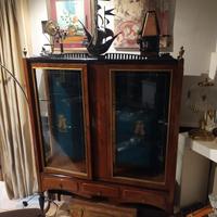 vetrina antica cristalliera