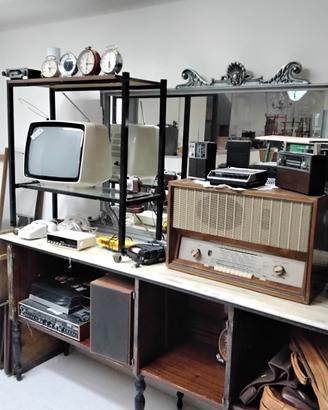 Radio e televisioni antiche