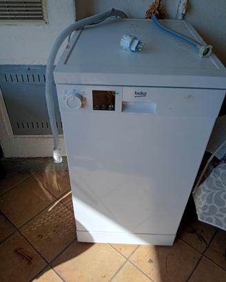 Lavastoviglie libera installazione  Beko slim