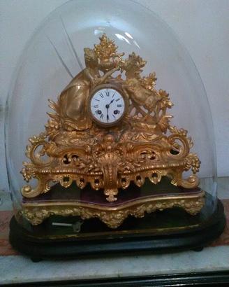 Orologio in bronzo con campana